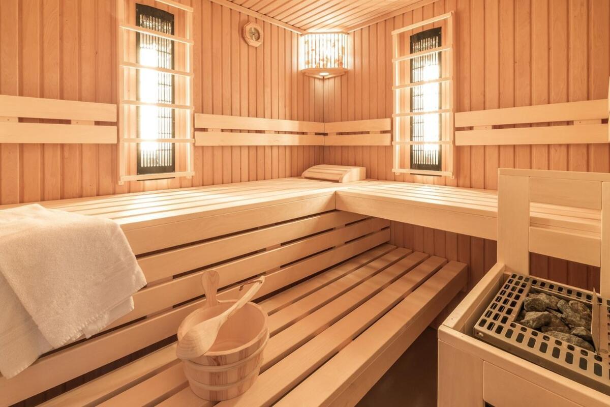 גלווה Luxus Meerblick Strand & Sauna & Garten & Heimkino מראה חיצוני תמונה