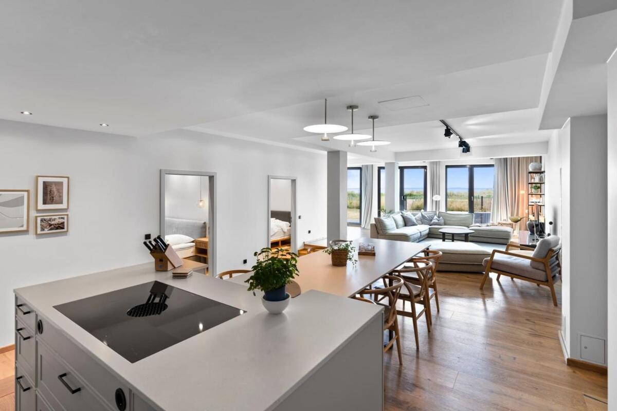 גלווה Luxus Meerblick Strand & Sauna & Garten & Heimkino מראה חיצוני תמונה